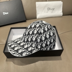 CHRISTIAN DIOR